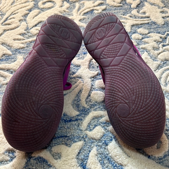 MB.01 Disco Lo Basketball Shoes Size 8.5 Deep Orchid / Pickled Beet - Mens - Picture 7 of 13